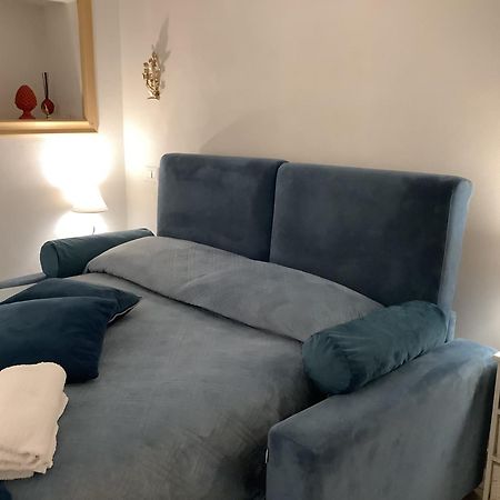 Tinnyhouse Napoli Esterno foto