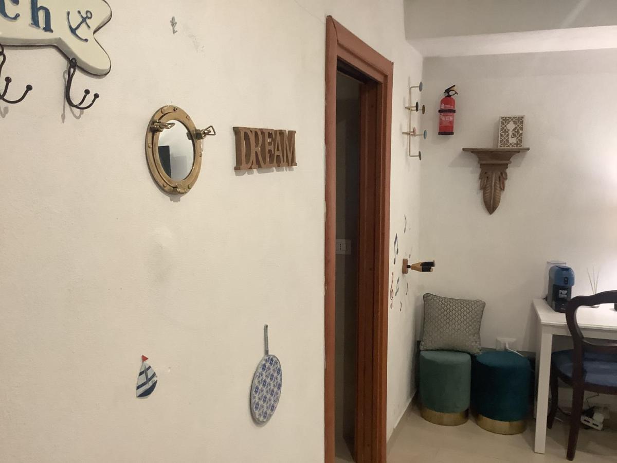 Tinnyhouse Napoli Esterno foto