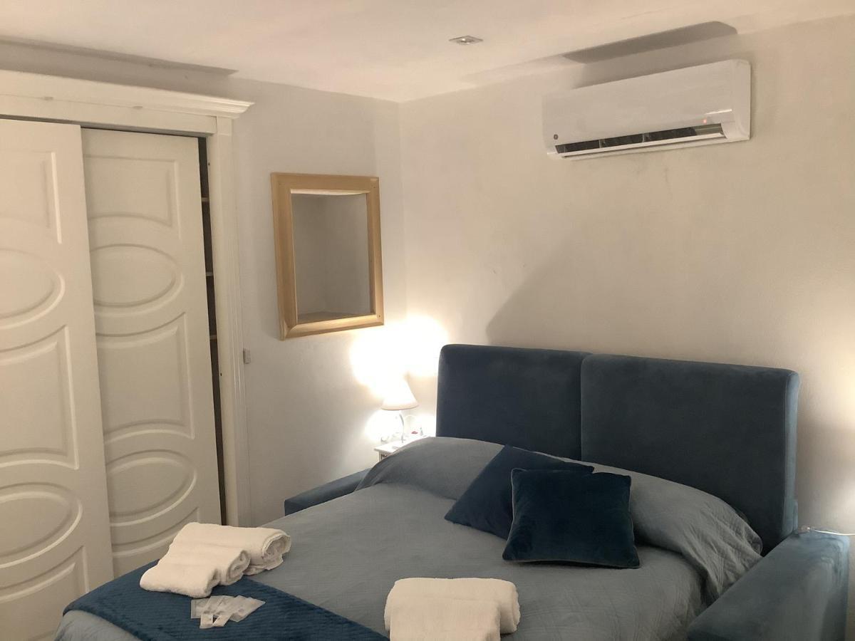 Tinnyhouse Napoli Esterno foto