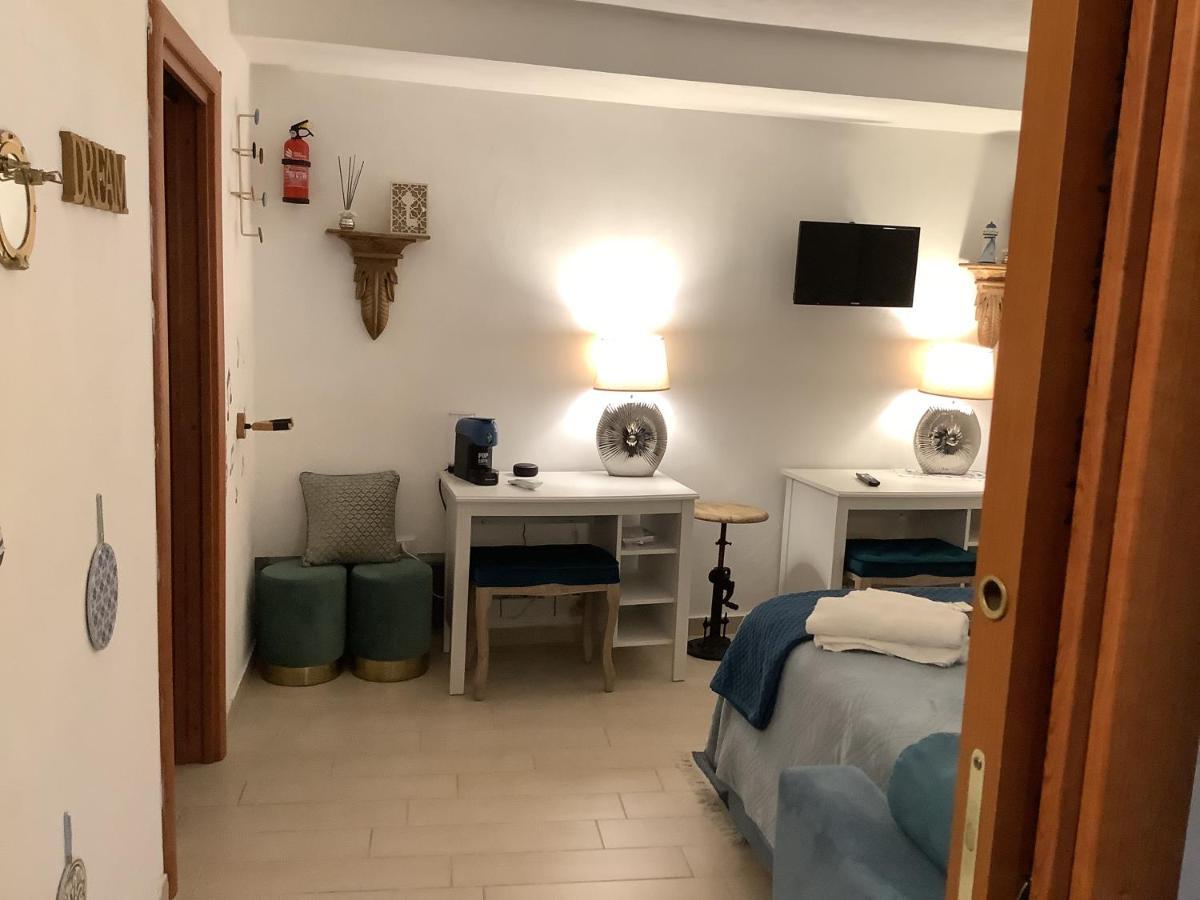 Tinnyhouse Napoli Esterno foto