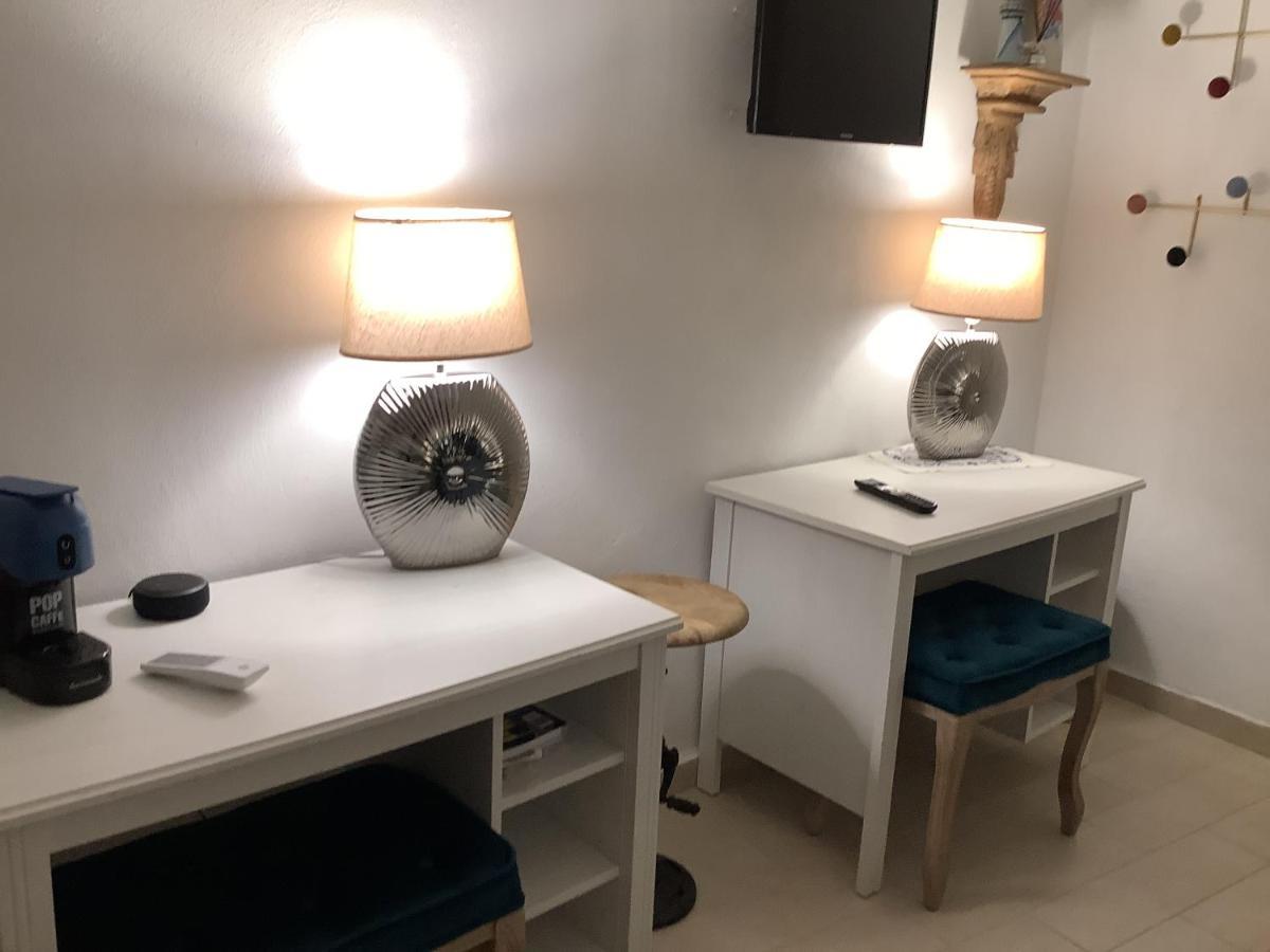 Tinnyhouse Napoli Esterno foto