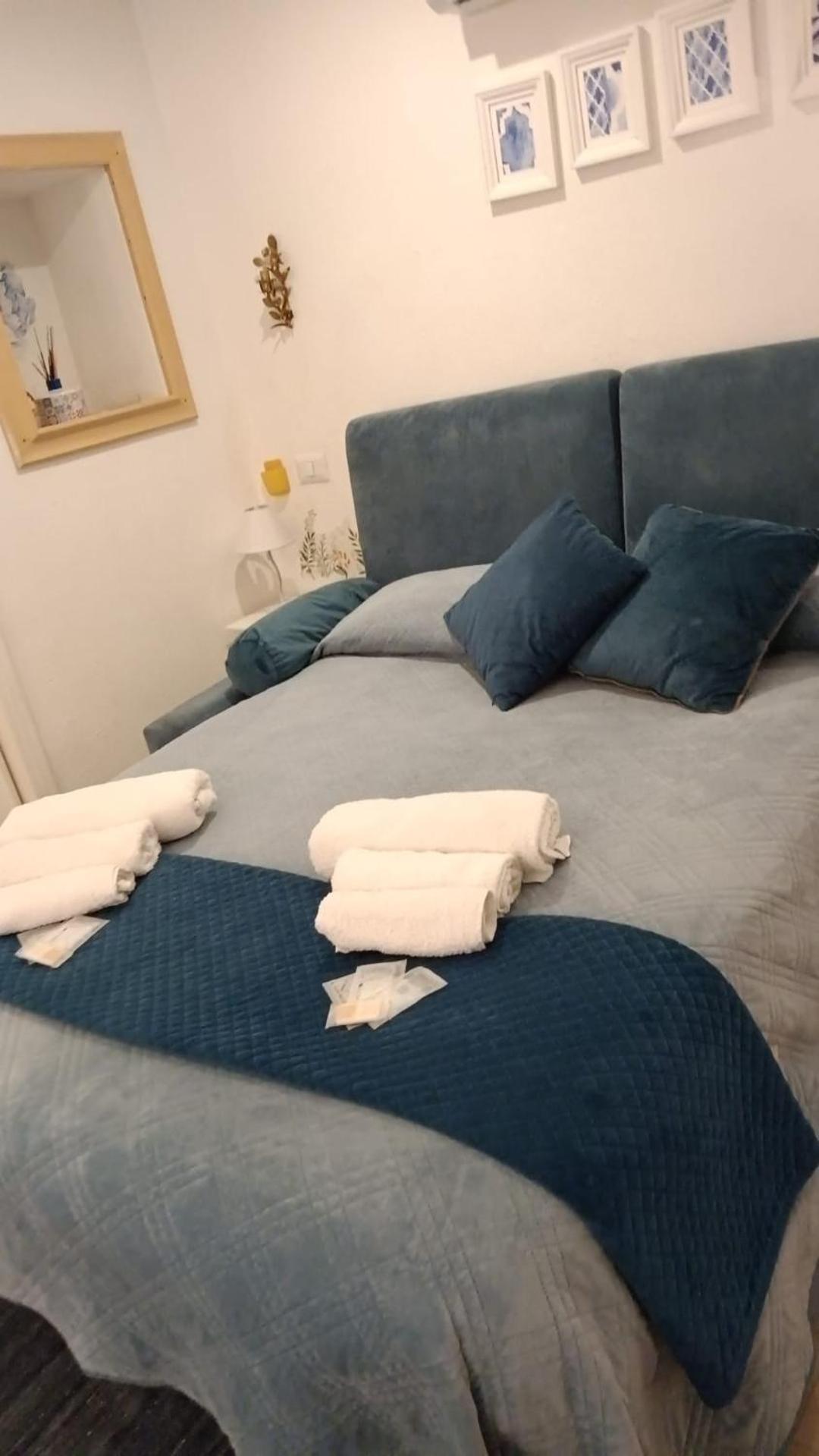 Tinnyhouse Napoli Esterno foto